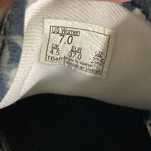 Sold 💌 Vans Sneakers - Picture 13 of 14